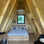 Honey Glamping With Jacuzzi Alpesi faház *