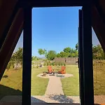 Honey Glamping With Jacuzzi Alpesi faház *