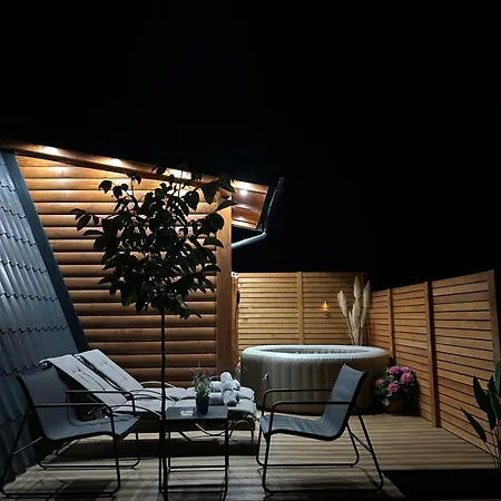 Honey Glamping With Jacuzzi Chalet Tomislavgrad