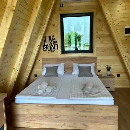 Honey Glamping With Jacuzzi Chalet *