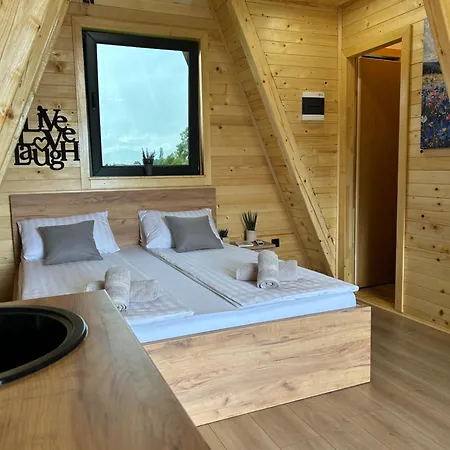 Honey Glamping With Jacuzzi Chalet
