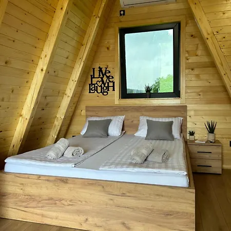 Honey Glamping With Jacuzzi * توميسلاف غراد