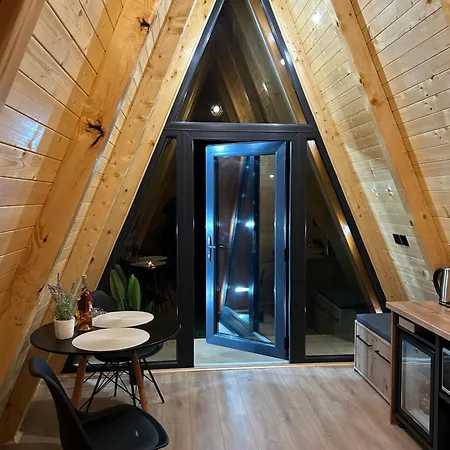 Chalet Honey Glamping With Jacuzzi