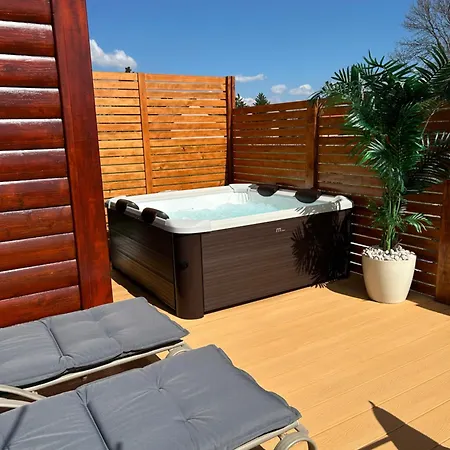Honey Glamping With Jacuzzi