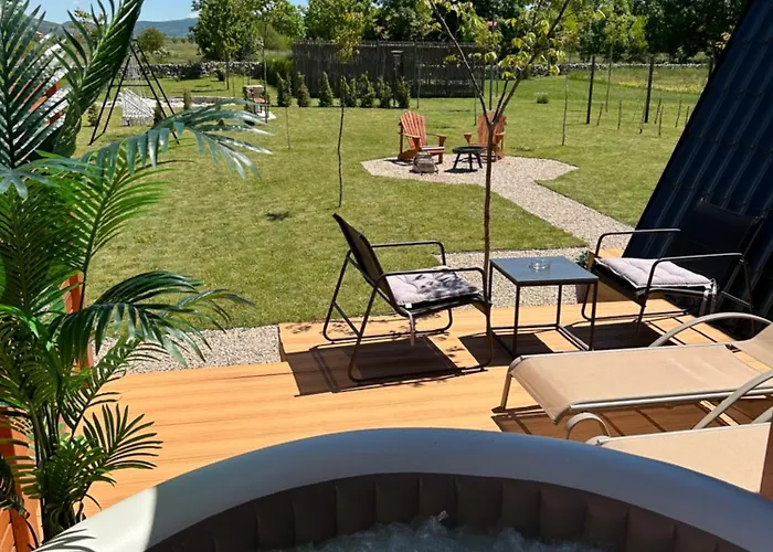 شاليه Honey Glamping With Jacuzzi